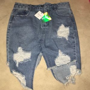 NEVER WORN MISSGUIDED DENIM SKIRT